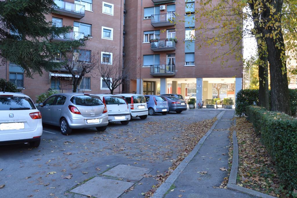 B&B A Casa Di Andrea Bologna Bagian luar foto
